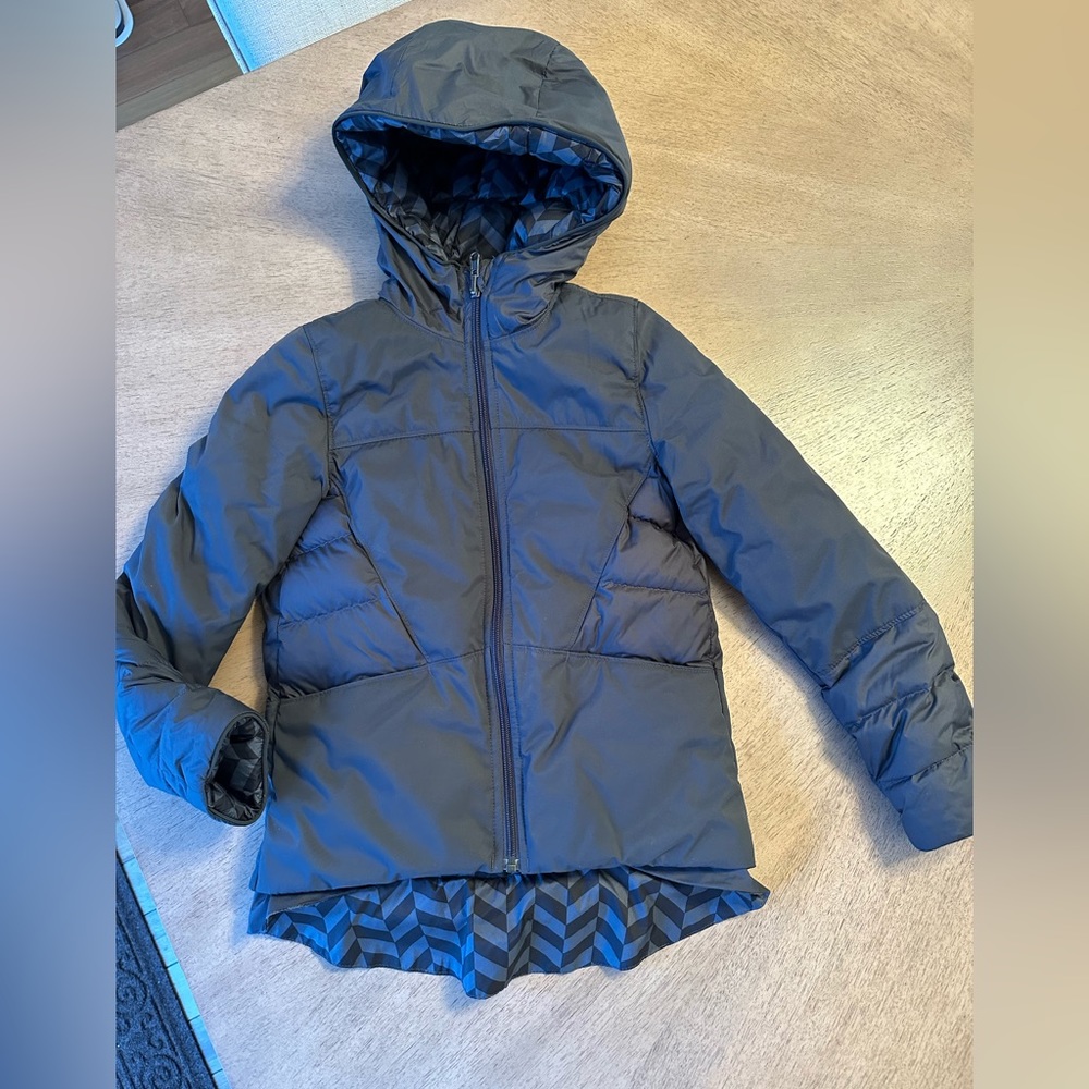 Ivivva Lululemon for Girls Reversible Down Coat/Jacket Size 7 gray black